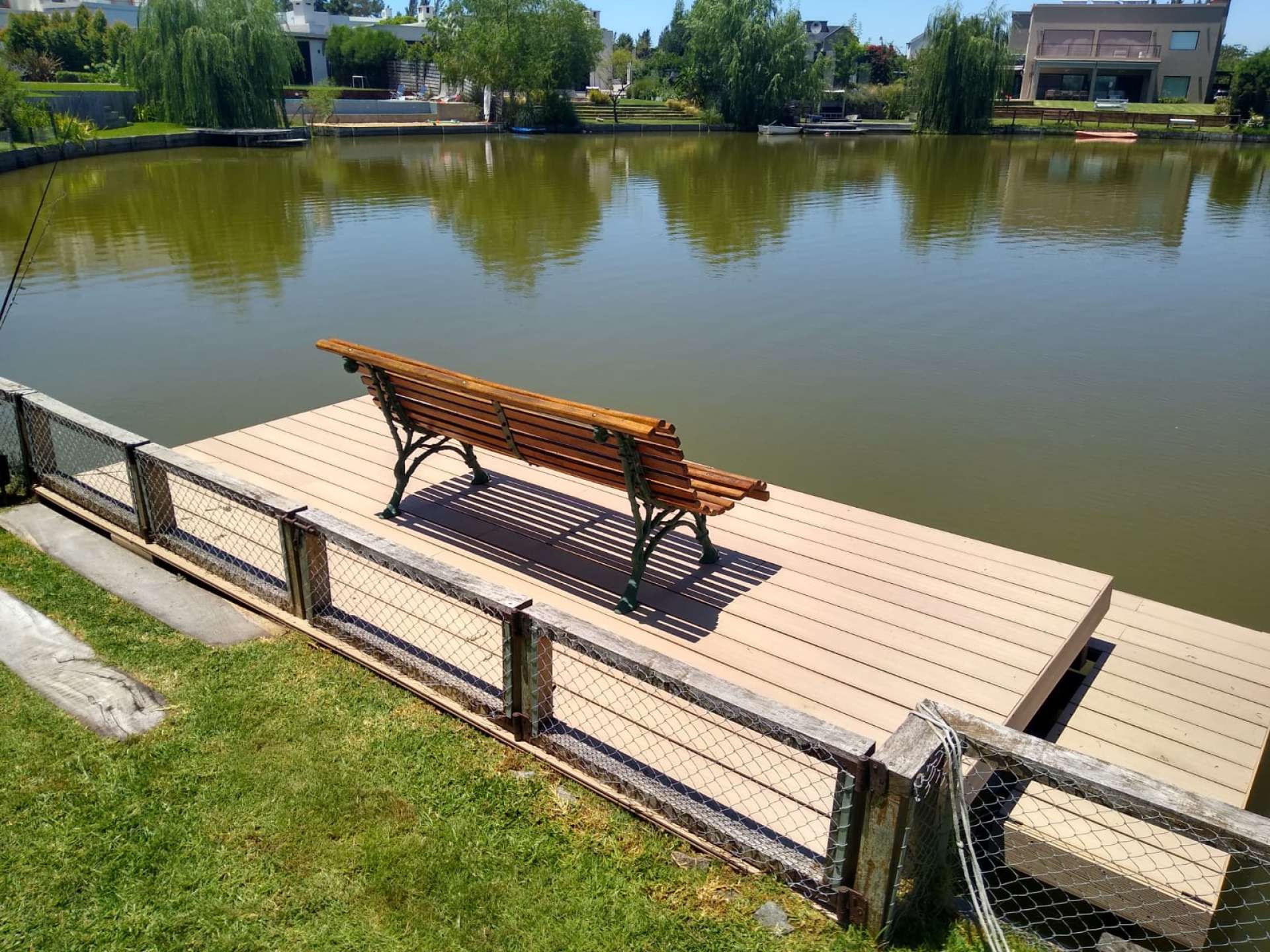 Deck de pvc y deck de madera ¿Cuál es mejor?