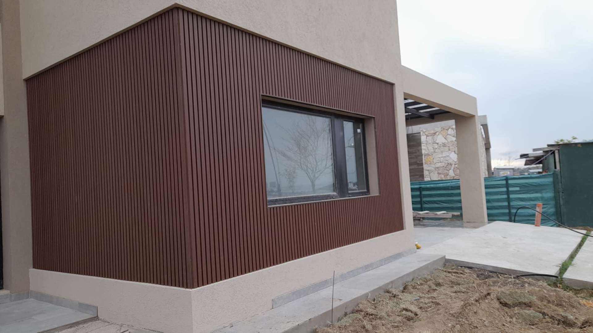Transforme su espacio con wall panel de PVC y WPC